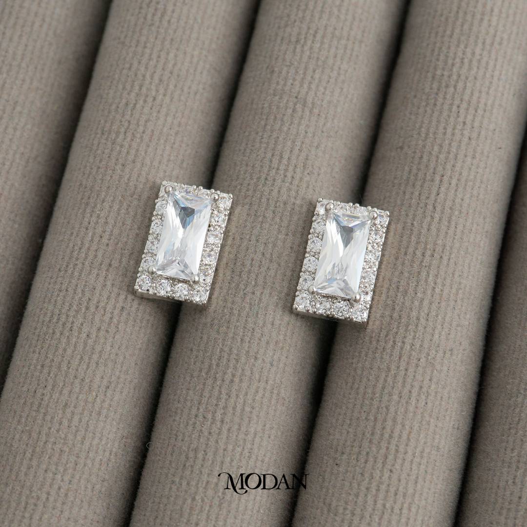 Sparkling Wedding Baguette Rectangular Stud Earrings Anting Tusuk Persegi Panjang Hypoallergenic Gold Plated