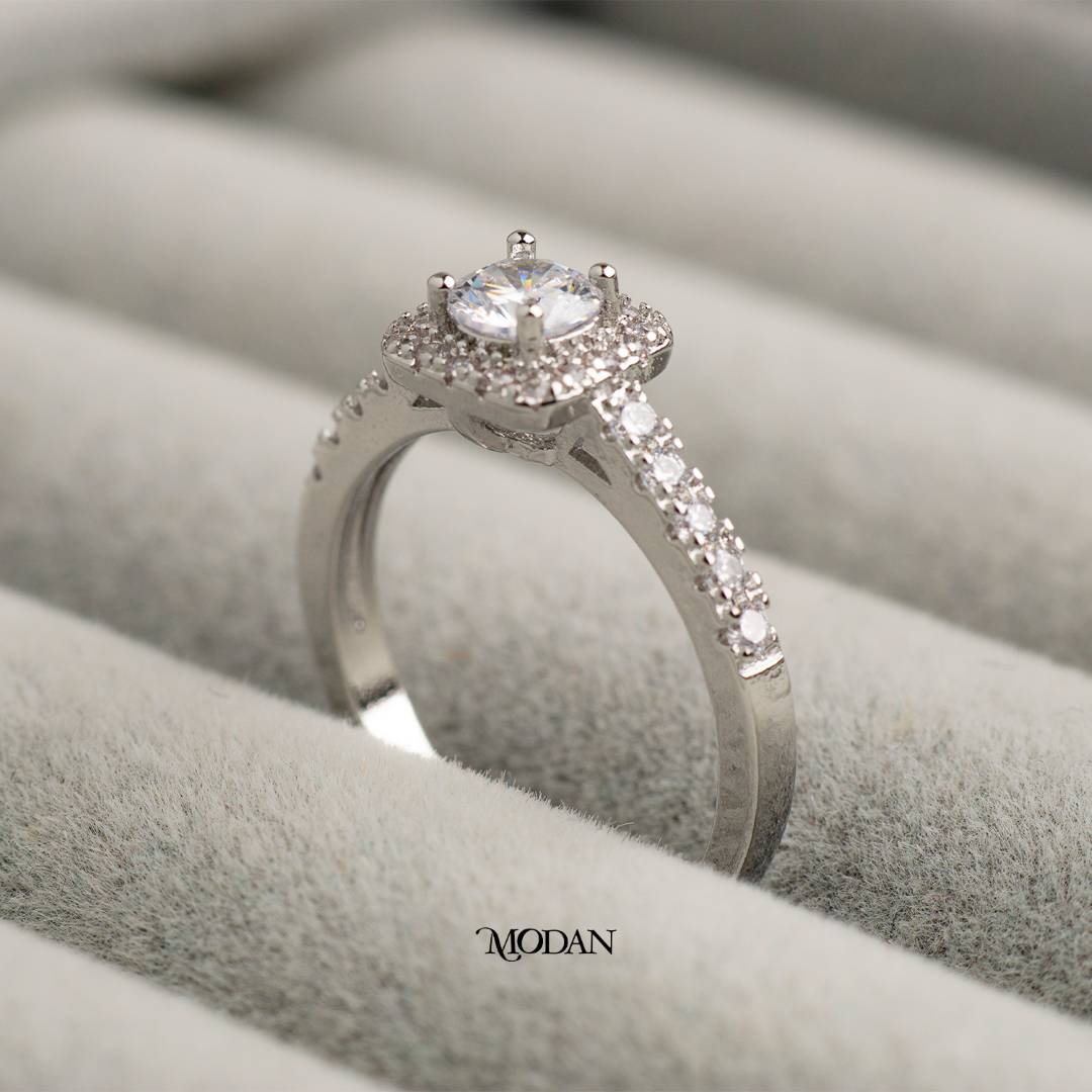 Sparkling Micro Paved Square Ring Cincin Kotak Hypoallergenic Gold Plated