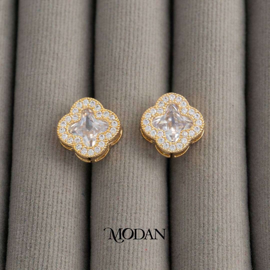 Simple Minimalist Lucky Clover Stud Earrings Anting Tusuk Daun Keberuntungan Elegant Hypoallergenic Gold Plated