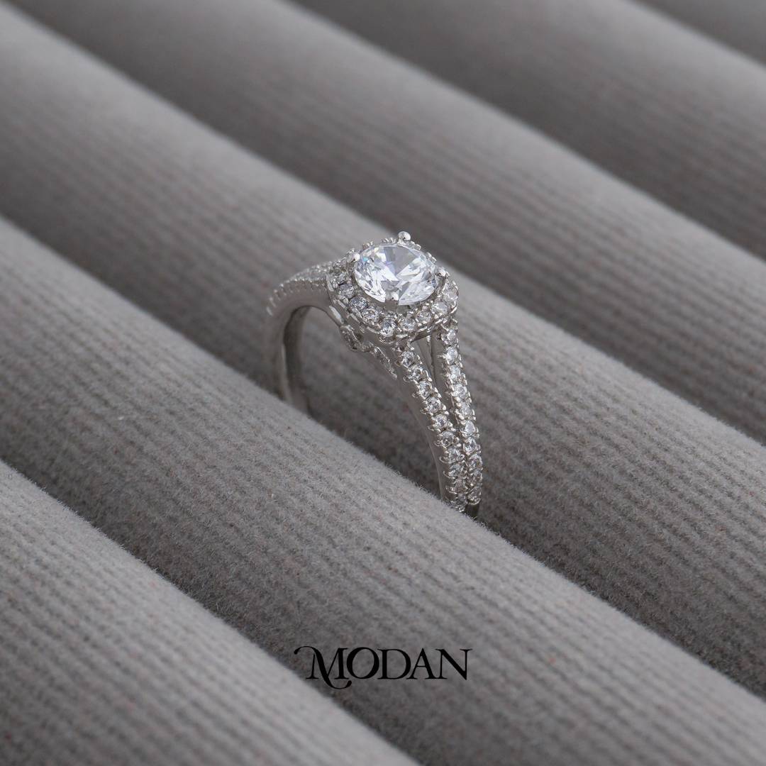 Sparkling Split Shank Solitaire Ring Cincin Mata Satu Pesta Hypoallergenic Gold Plated