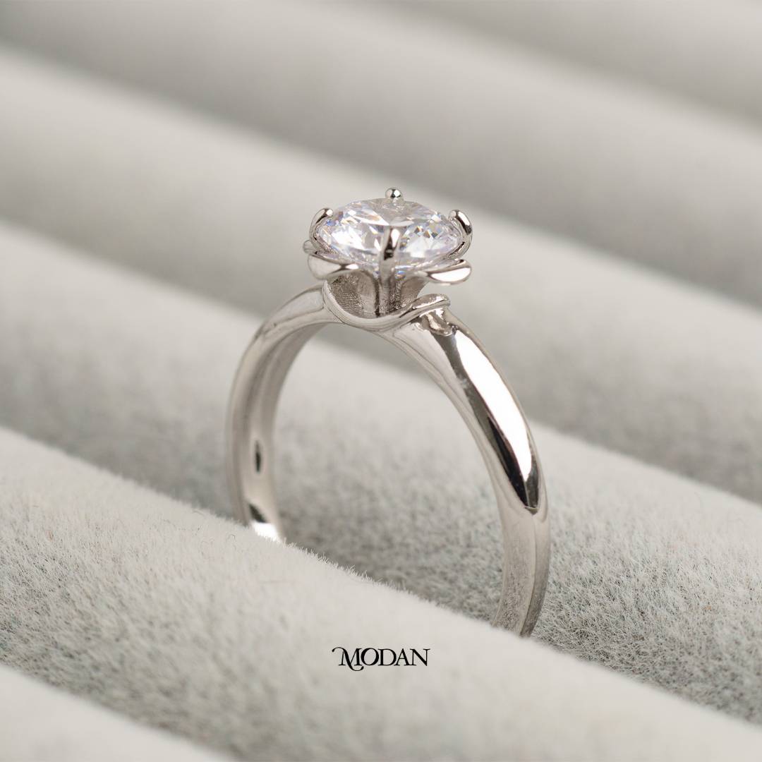 Elegant Big Stone Solitaire Engagement Ring Cincin Tunangan Solitaire Mata Besar Hypoallergenic Gold Plated