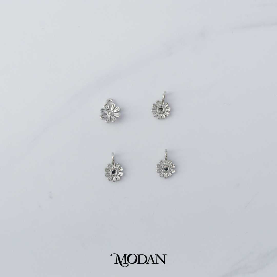 Mini Plain Blooming Daisy Flower Charm DIY Charm Liontin Bunga Daisy Hypoallergenic Gold Filled