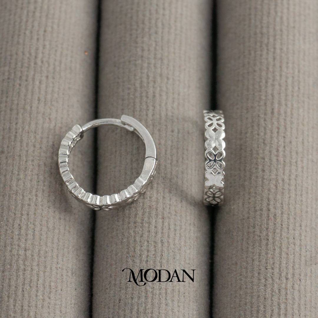 (12mm) Simple Open Filigree Clover Round Hoop Earrings Anting Bulat Berongga Hypoallergenic Gold Plated