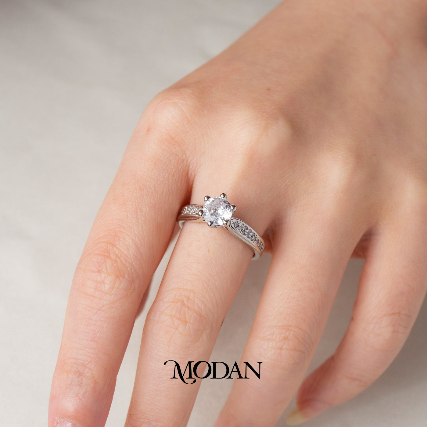 Classic Broad Band Solitaire Adjustable Ring Cincin Solitaire Rangka Lebar Hypoallergenic Gold Plated