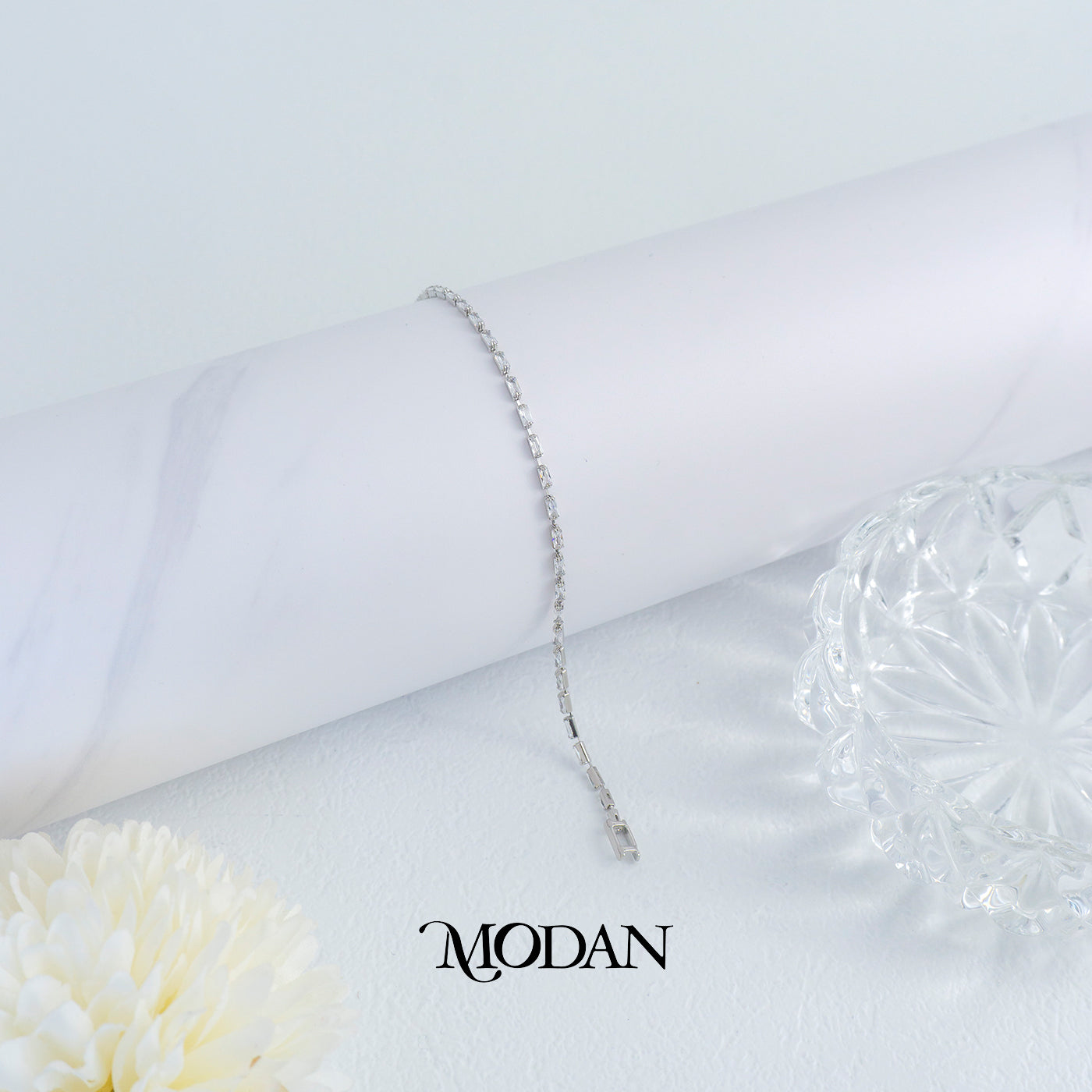 (17cm) Sparkling Minimalist Baguette Dainty Tennis Bracelet Gelang Hypoallergenic Gold Plated