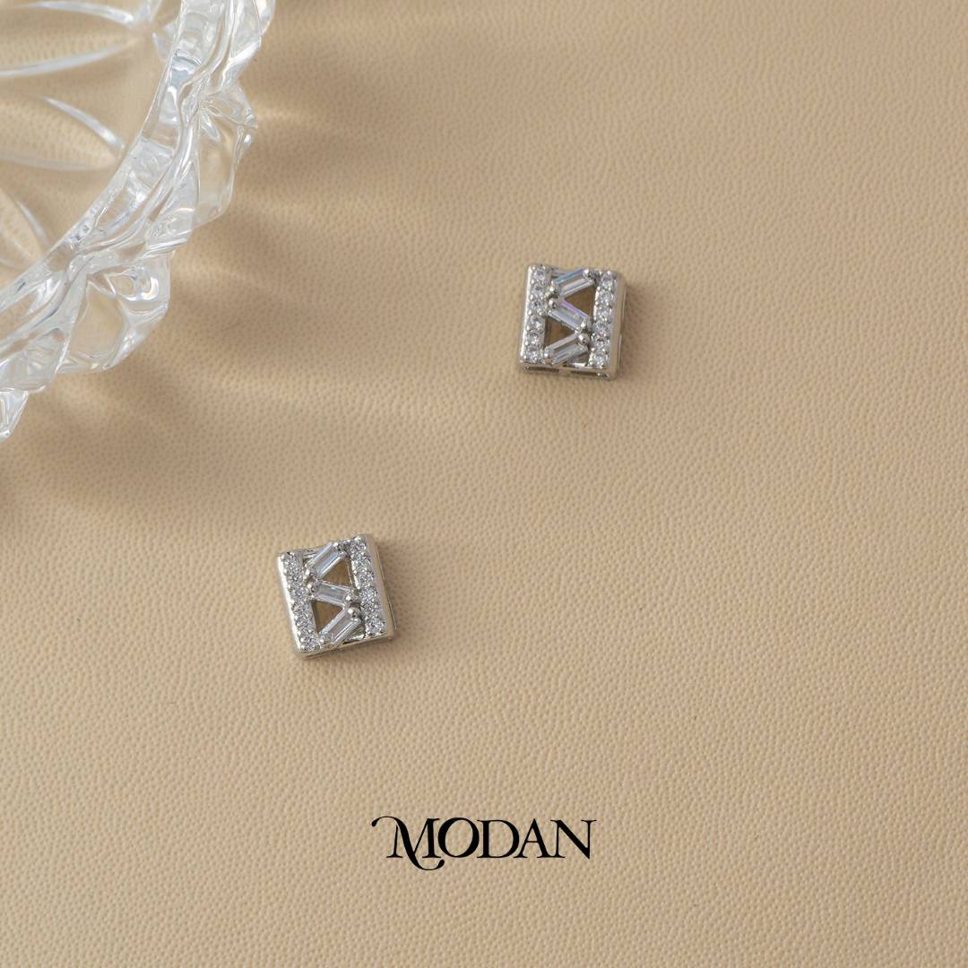 (9mm) Sparkling Baguette Zig Zag Stud Earrings Anting Tusuk Pesta Hypoallergenic Gold Plated