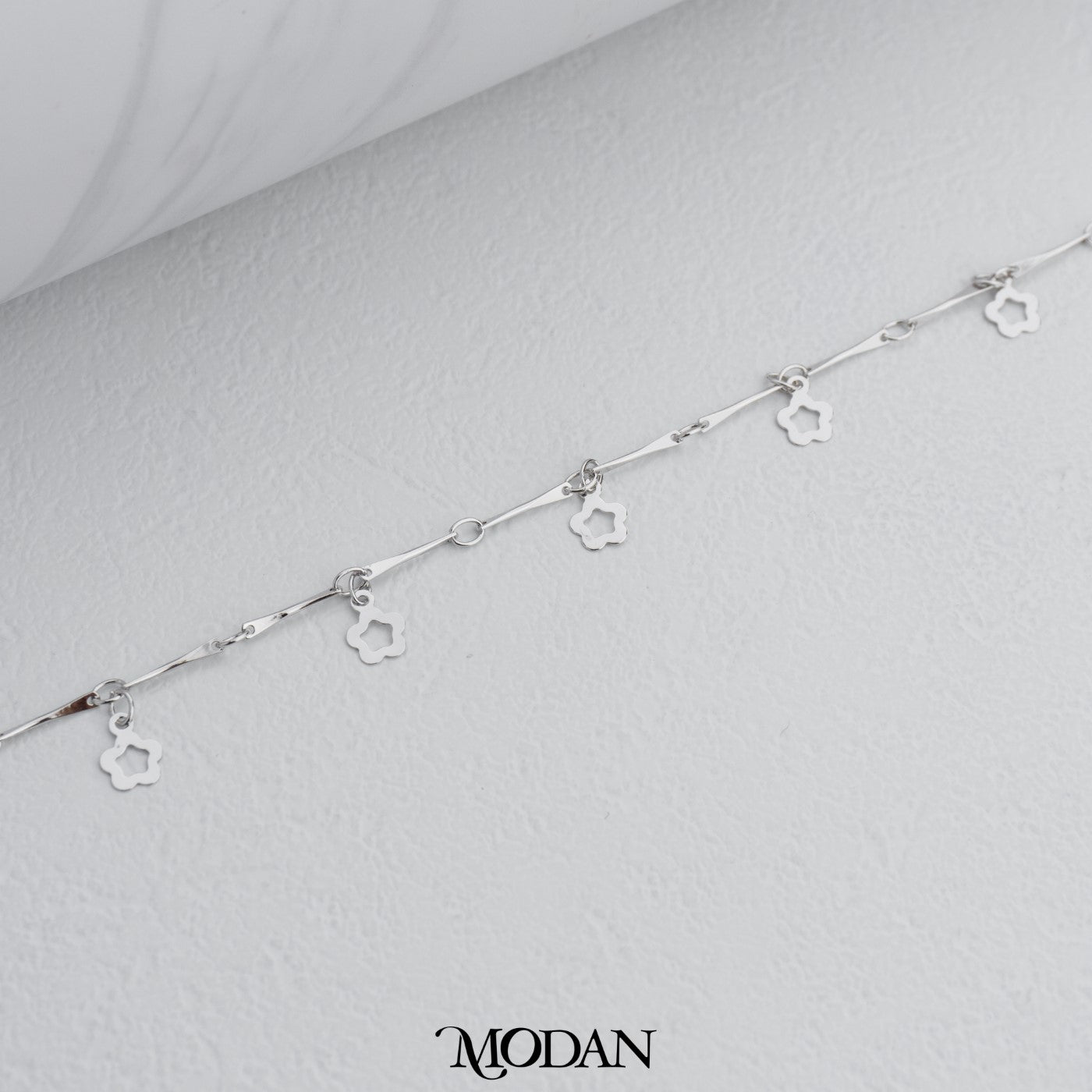 (23cm) Simple Dainty Plain Mini Clover Anklet Bracelet Gelang Kaki Hypoallergenic Gold Plated