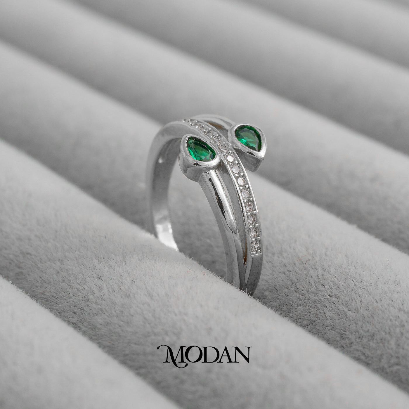 Emerald Green Bypass Teardrop Ring Cincin Lilit Terbuka Hijau Hypoallergenic Gold Plated