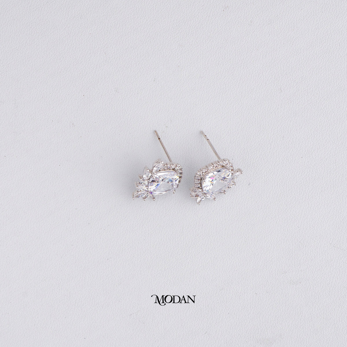 (13mm) Silver Leaf Elegant Square Zirconia Stud Earrings Anting Tusuk Wanita Kotak Batuan Pasir Elegant Hypoallergenic Gold Plated