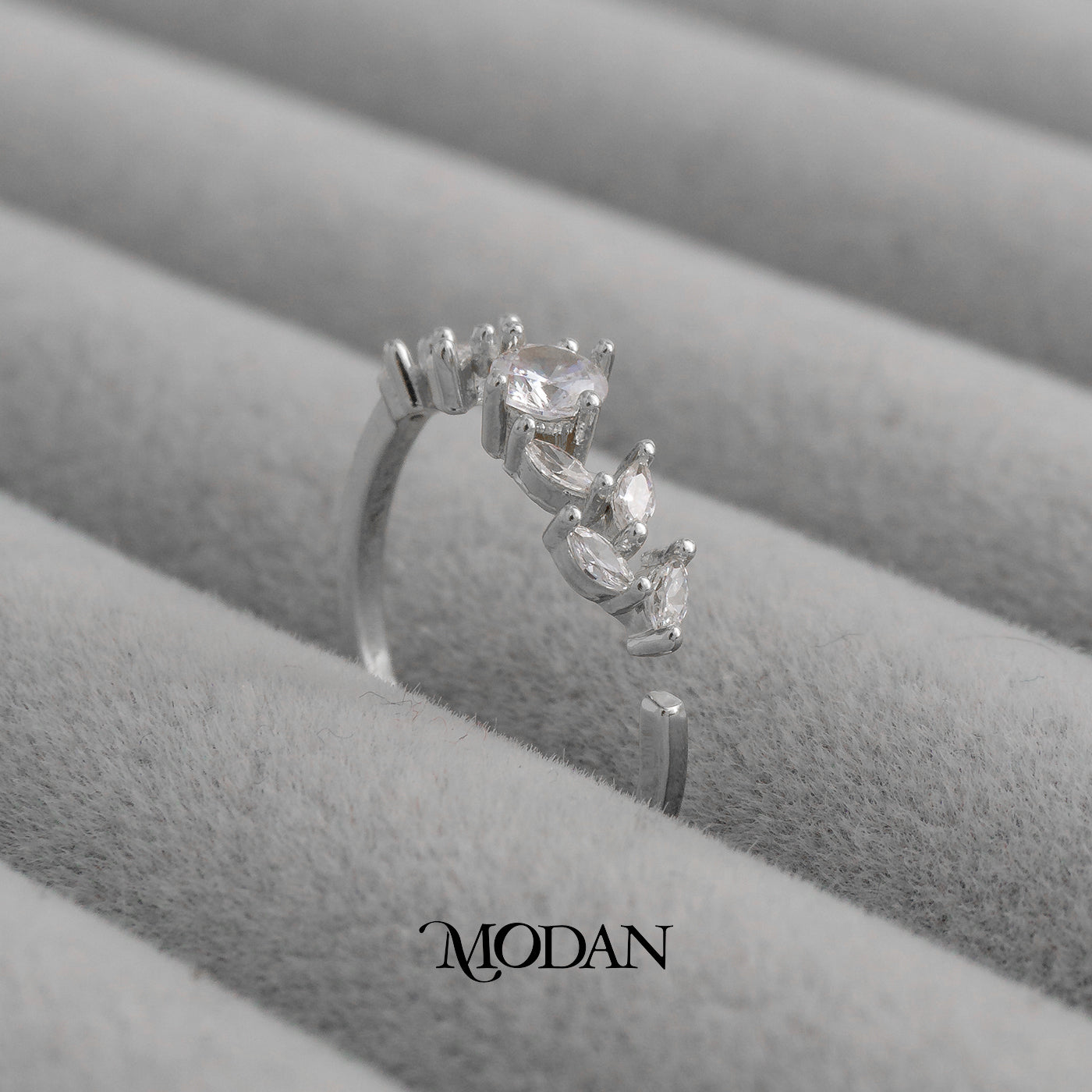 Solitaire Marquise Leaf Ring Cincin Daun Permata Hypoallergenic Gold Plated