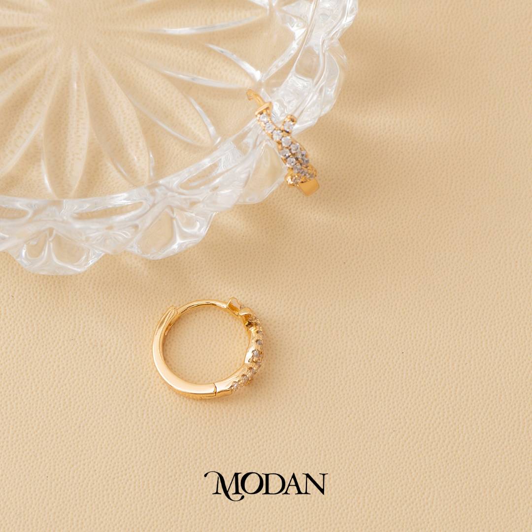 (17mm) Micro Pave Geometric Swirl Hoop Earrings Anting Bulat Hypoallergenic Gold Plated