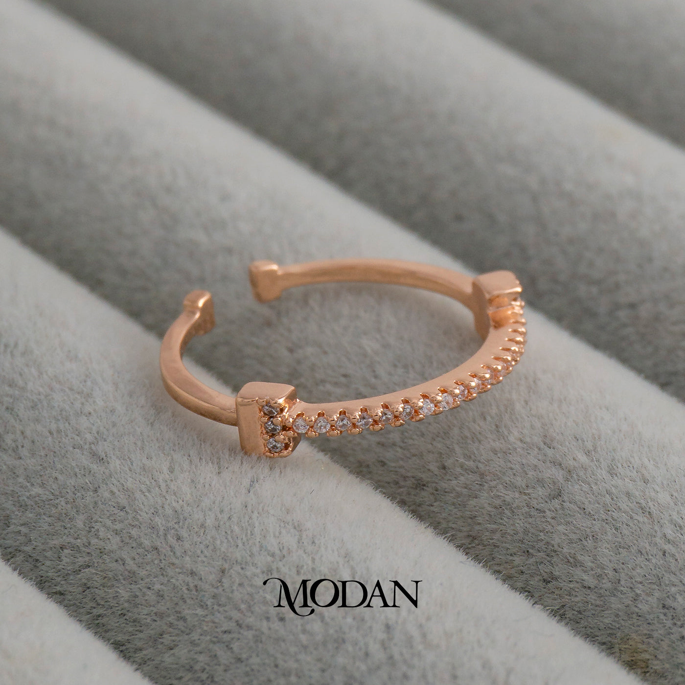 Dainty Rose Gold Bridge Ring Cincin Lengkung Kotak Permata Hypoallergenic Gold Plated