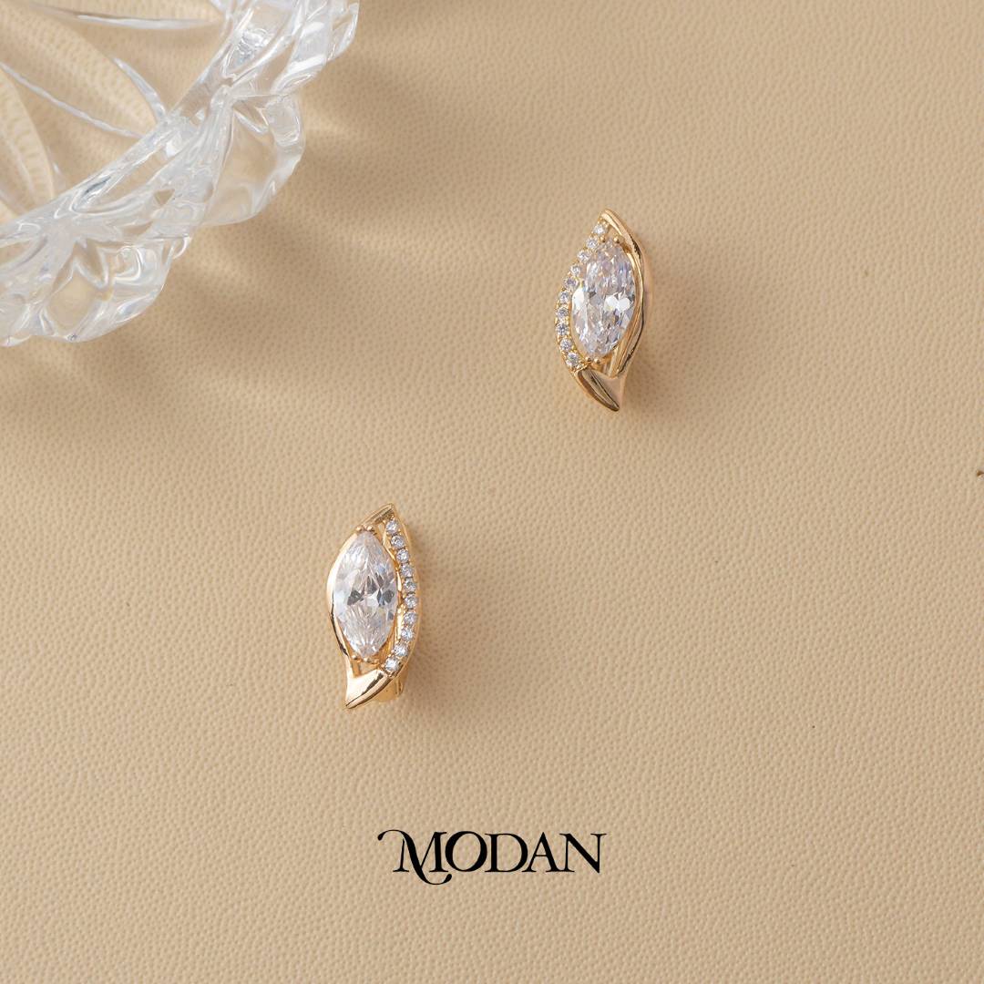 (15mm) Sparkling Purple and Clear Elegant Leaf Shaped Festive Hoop Earrings Anting Daun Pesta Hypoallergenic Gold Plated