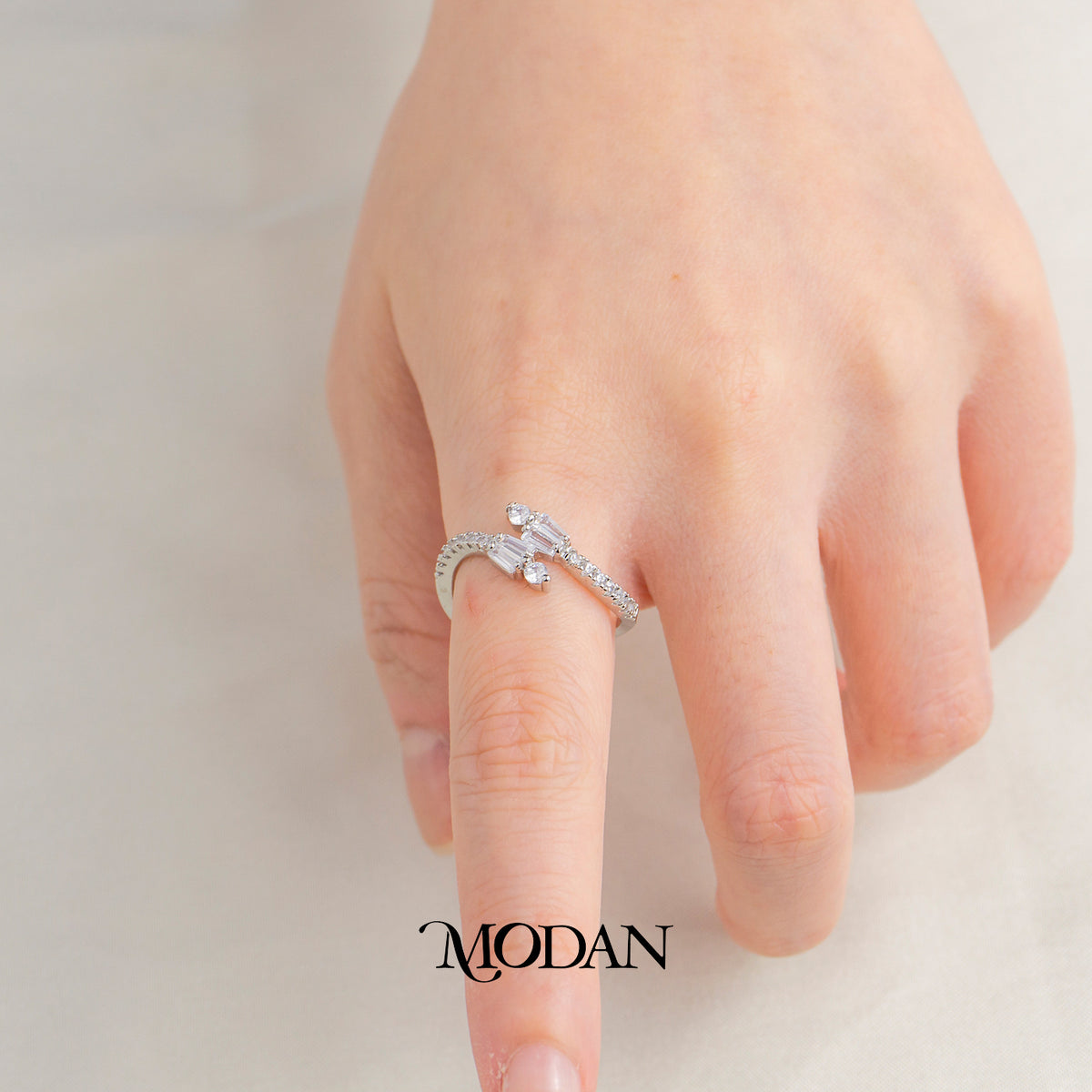 Simple Minimalist Baguette Zirconia Silver Ring Cincin Wanita Klasik Hypoallergenic Gold Plated