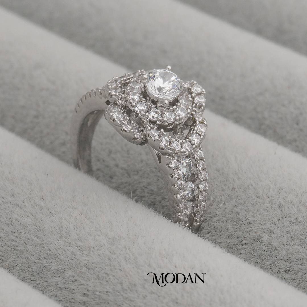 Glimmering Clover Halo Ring Cincin Kelopak Semanggi Berkilau Hypoallergenic Gold Plated