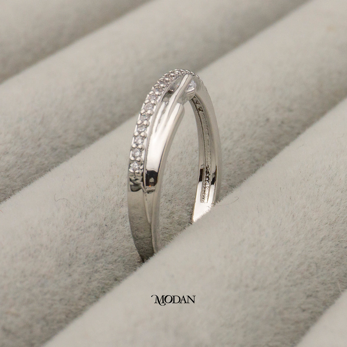Asymmetric Wrap Line Adjustable Ring Cincin Model Lilit Hypoallergenic Gold Plated