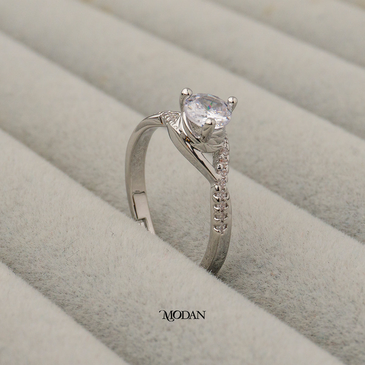 Infinity Twist Solitaire Adjustable Ring Cincin Solitaire Lilit Pesta Hypoallergenic Gold Plated