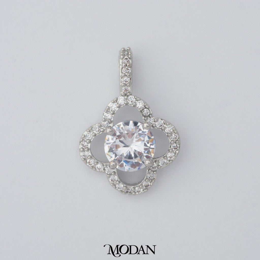 Clear Diamond Replica Micro Paved Lucky Clover Pendant DIY Pendant Liontin Daun Semanggi Hypoallergenic Gold Filled