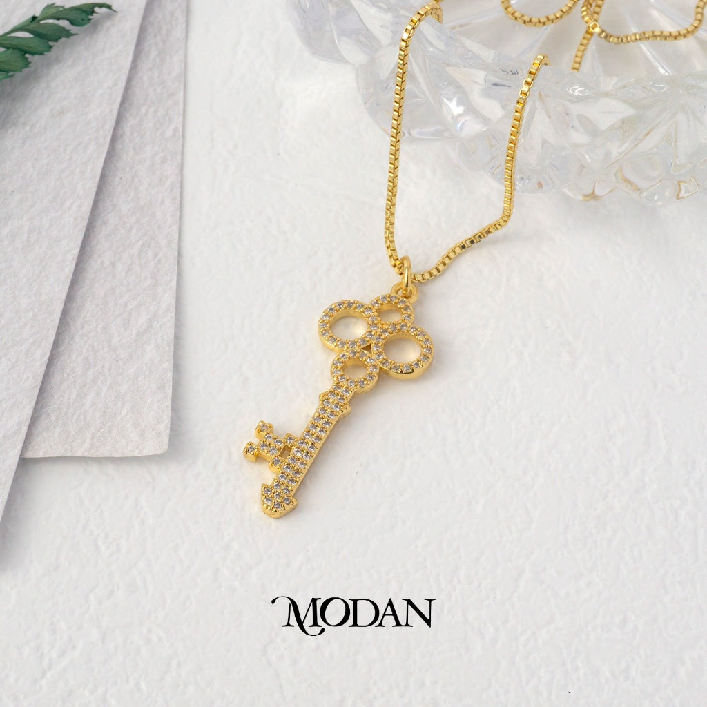 Vintage Micropaved Key Pendant DIY Pendant Liontin Kunci Berlian Pasir Hypoallergenic Gold Plated