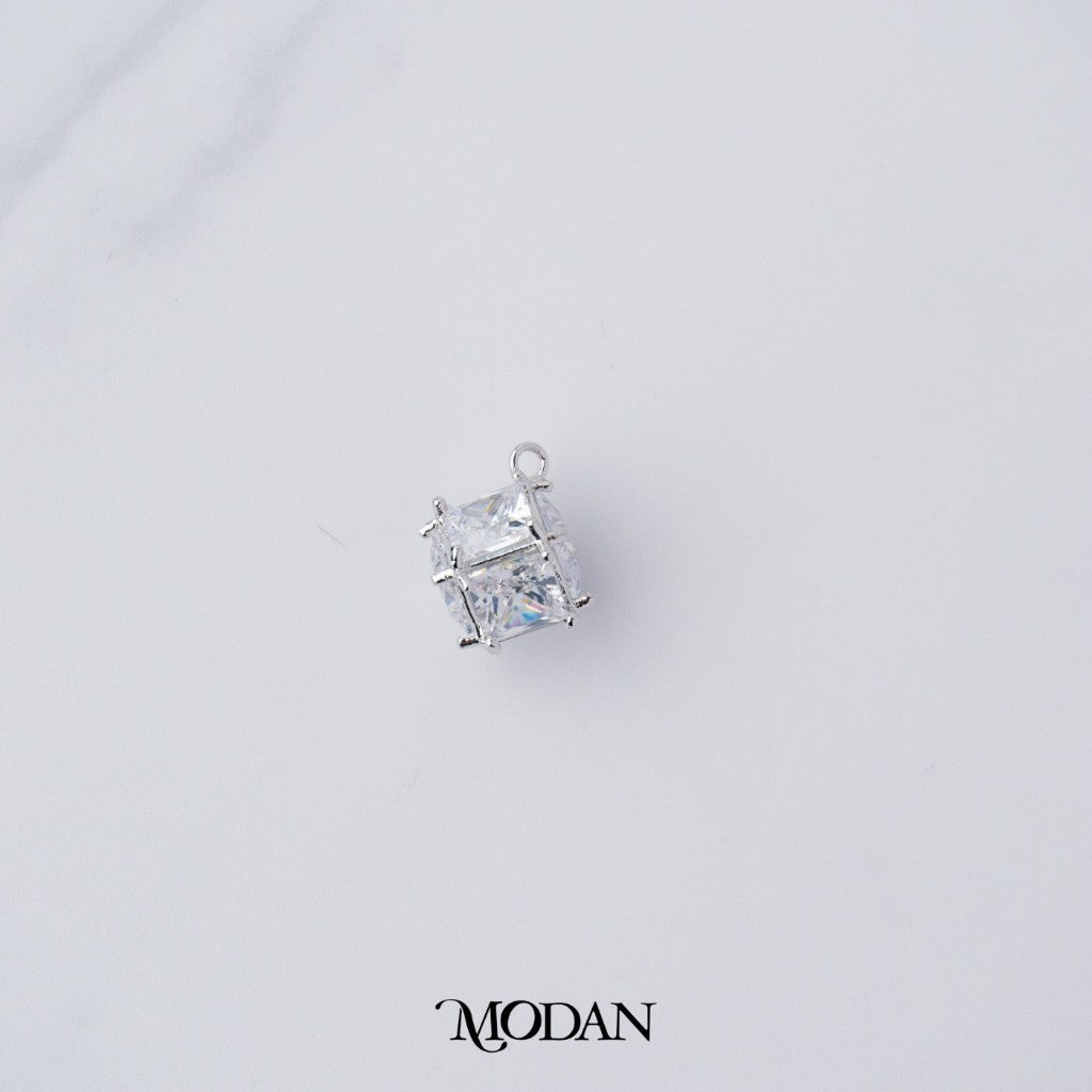 Sparkling Cube Pendant DIY Pendant Liontin Kubus Berlian Minimalis Hypoallergenic Gold Plated