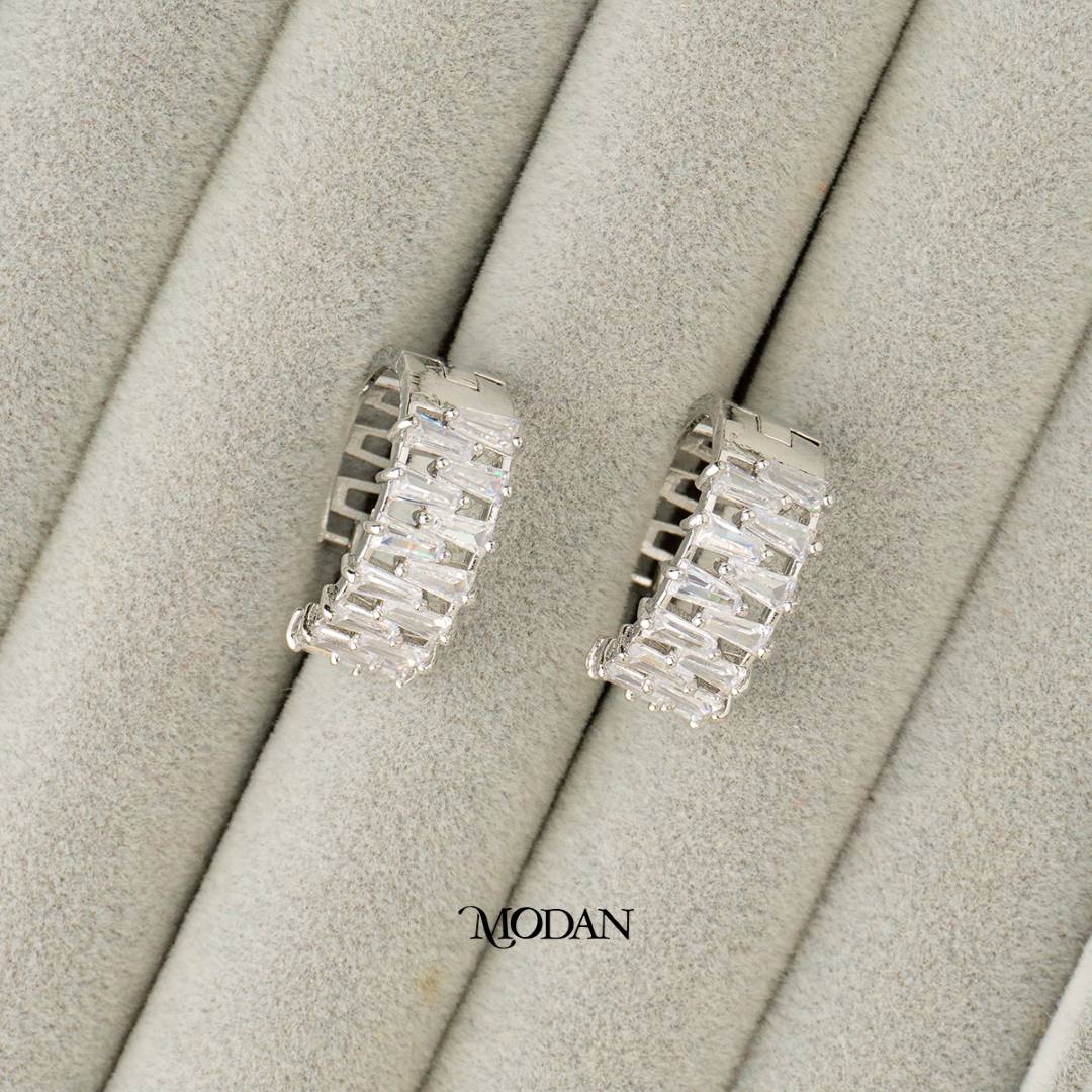 (25mm) Sparkling Baguette Round Close Hoop Earrings Anting Elegan Hypoallergenic Gold Plated