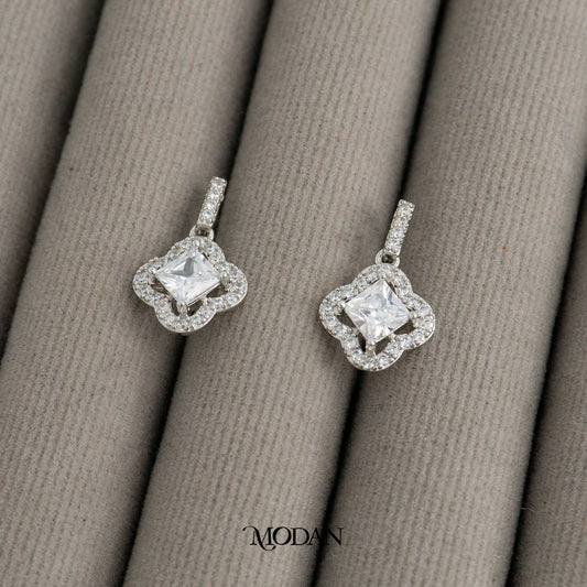 Sparkling Lucky Clover Stud Earrings Anting Daun Keberuntungan Hypoallergenic Gold Plated