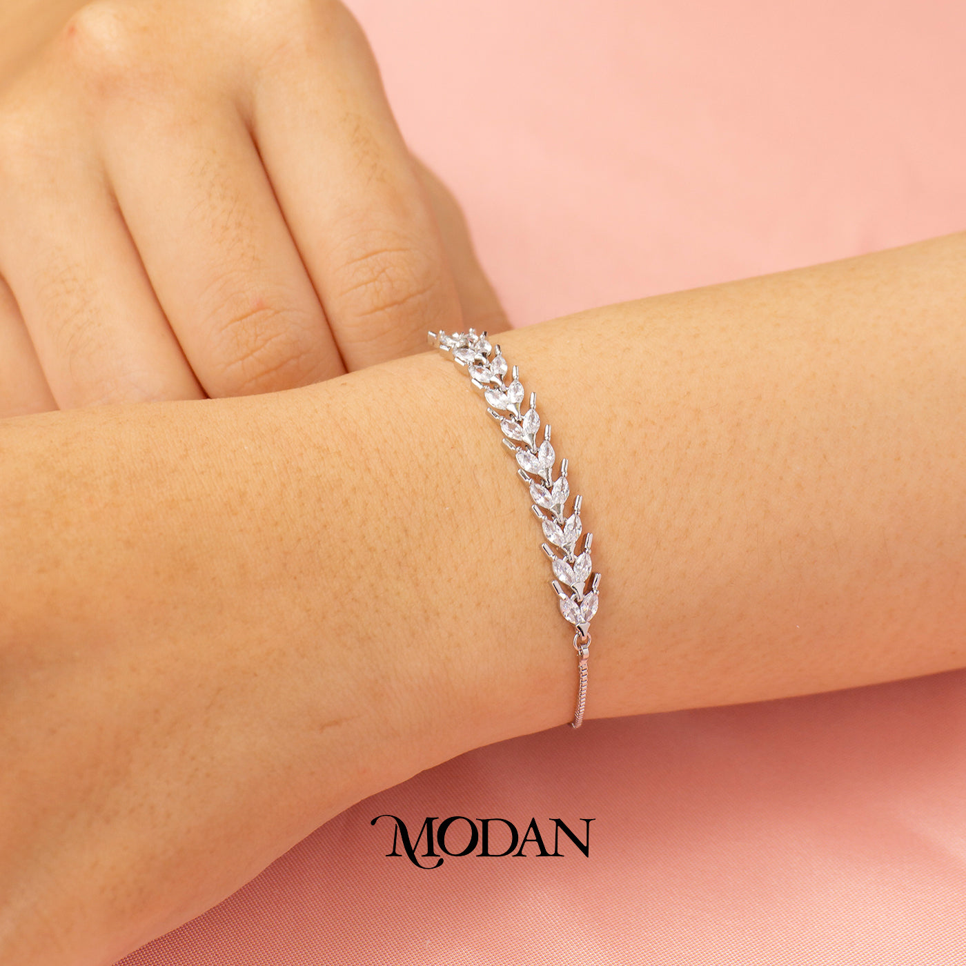 Sparkling Marquise Bridal Leaf Adjustable Bracelet Gelang Serut Hypoallergenic Gold Plated