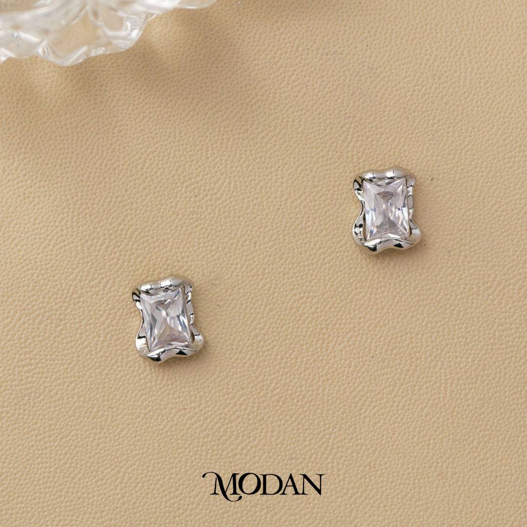 Clear Solitaire Rectangular Cubic Zirconia Stud Earrings Anting Tusuk Mata Satu Persegi Panjang Hypoallergenic Gold Plated