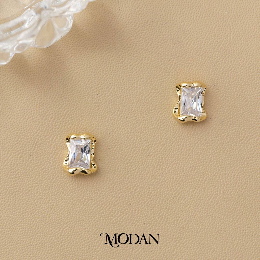 Clear Solitaire Rectangular Cubic Zirconia Stud Earrings Anting Tusuk Mata Satu Persegi Panjang Hypoallergenic Gold Plated