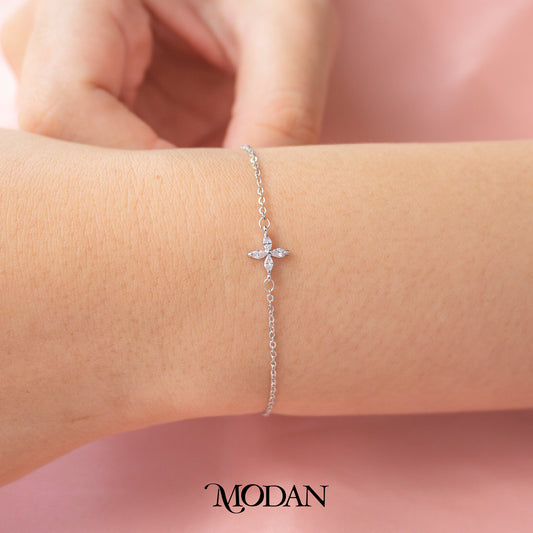 (16cm) Dainty Four Petals Flower Shaped Bracelet Gelang Bunga Hypoallergenic Gold Filled
