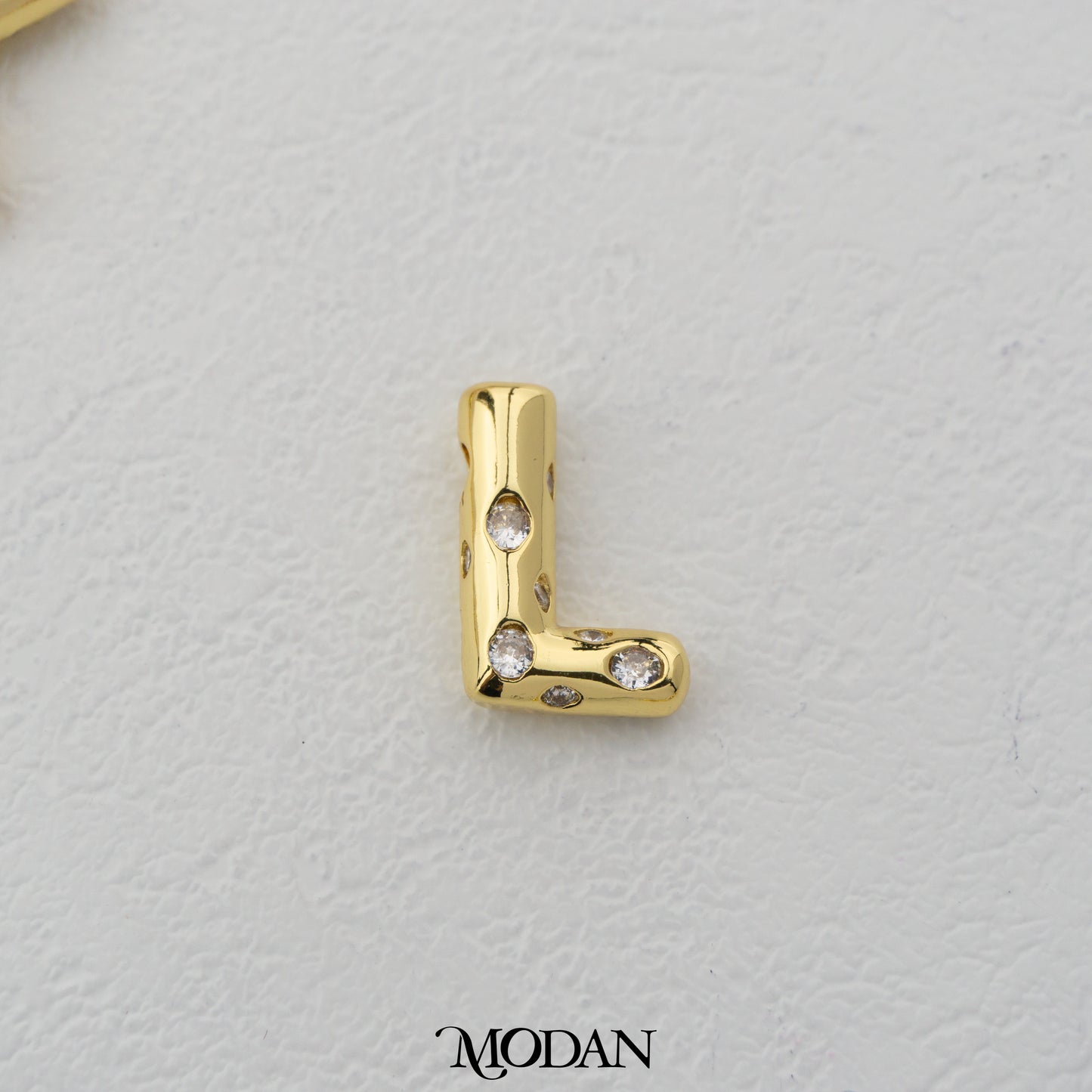 Chunky Zirconia A-Z Initial Alphabet Thick DIY Beads Charm Manik Liontin Kalung Huruf Tebal Dengan Permata Cubic Zirconia Hypoallergenic Gold Filled
