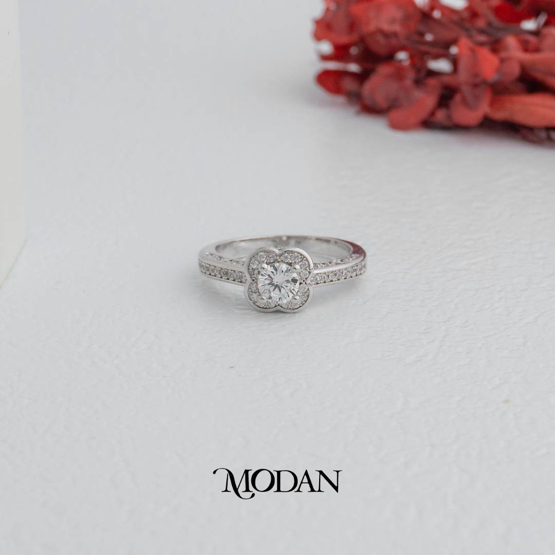 Sparkling Lucky Four Leaf Clover Ring Cincin Keberuntungan Daun Semanggi Hypoallergenic Gold Plated