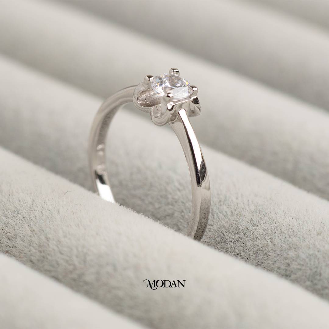 Classic 4-Prong Solitaire Engagement Ring Cincin Tunangan Solitaire Cakar 4 Clasik Hypoallergenic Gold Plated