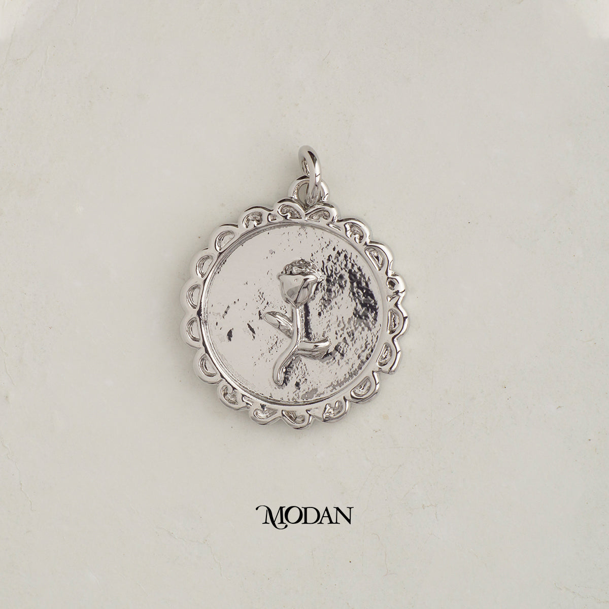 Elegant Rose Flower Round DIY Charm Liontin  Bunga Bunga Mawar Hypoallergenic Gold Plated
