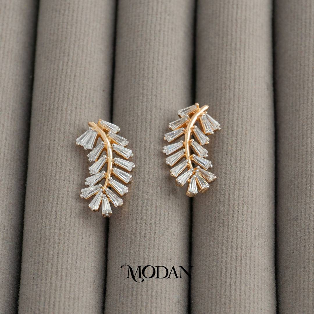 Sparkling Leaf Baguette Stud Earrings Anting Tusuk Daun Pesta Hypoallergenic Gold Plated