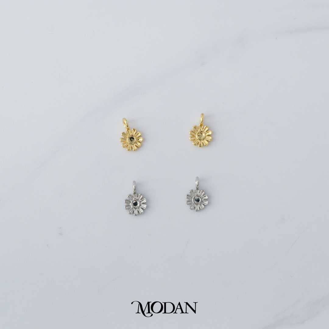 Mini Plain Blooming Daisy Flower Charm DIY Charm Liontin Bunga Daisy Hypoallergenic Gold Filled