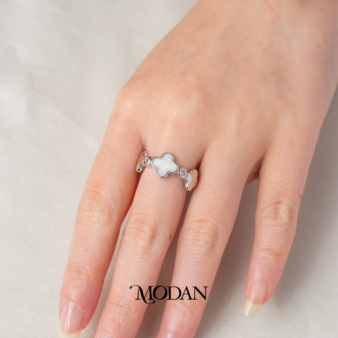 Mother Of Pearl Clover Adjustable Ring Cincin Daun Semanggi MOP Hypoallergenic Gold Plated