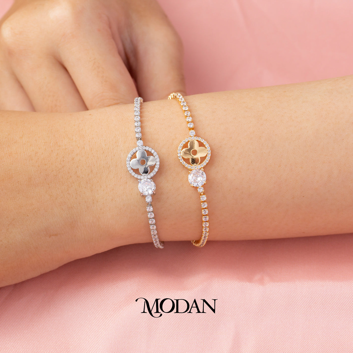 Sparkling Micro Paved Round Clover Adjustable Bracelet Gelang Serut Hypoallergenic Gold Plated