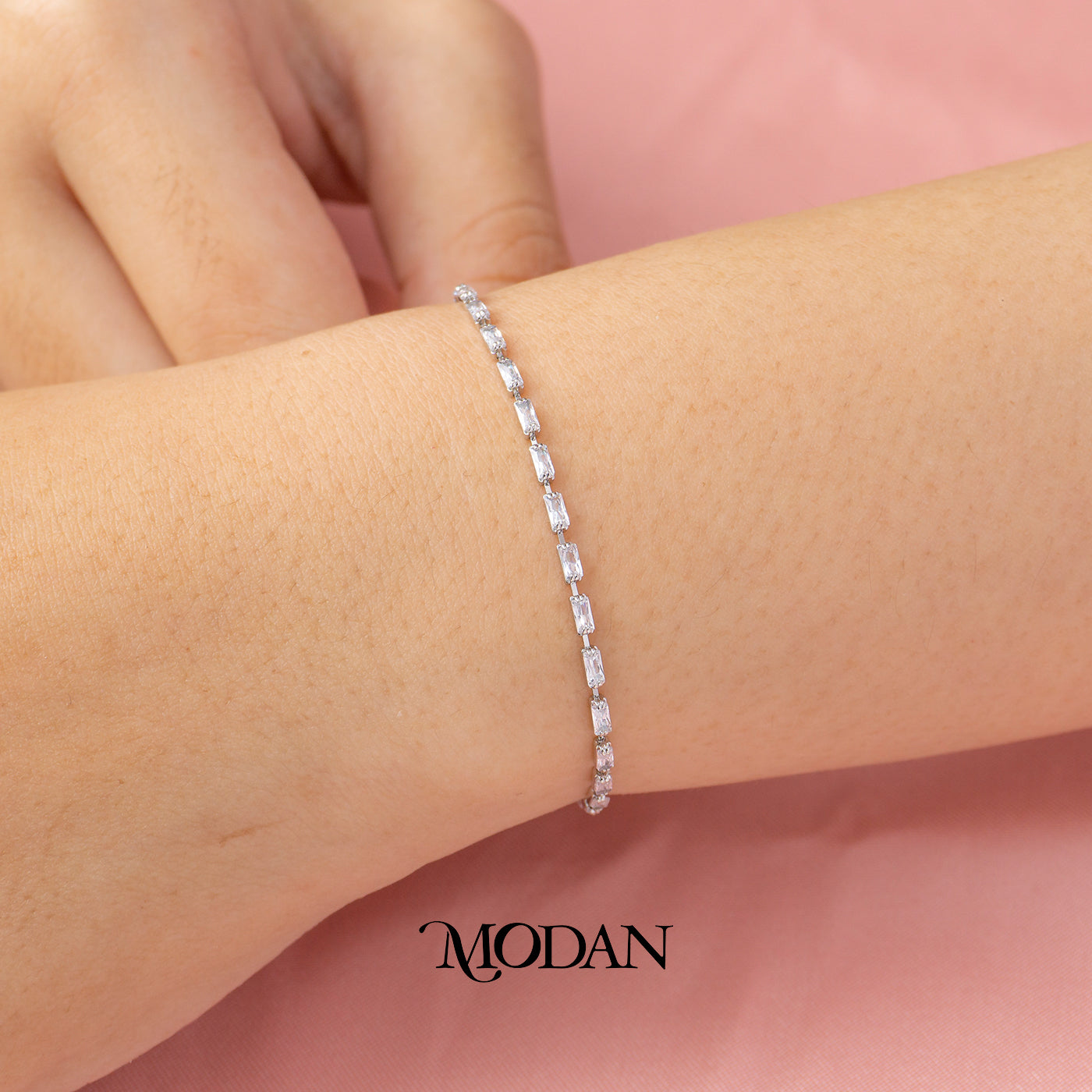 (17cm) Sparkling Minimalist Baguette Dainty Tennis Bracelet Gelang Hypoallergenic Gold Plated