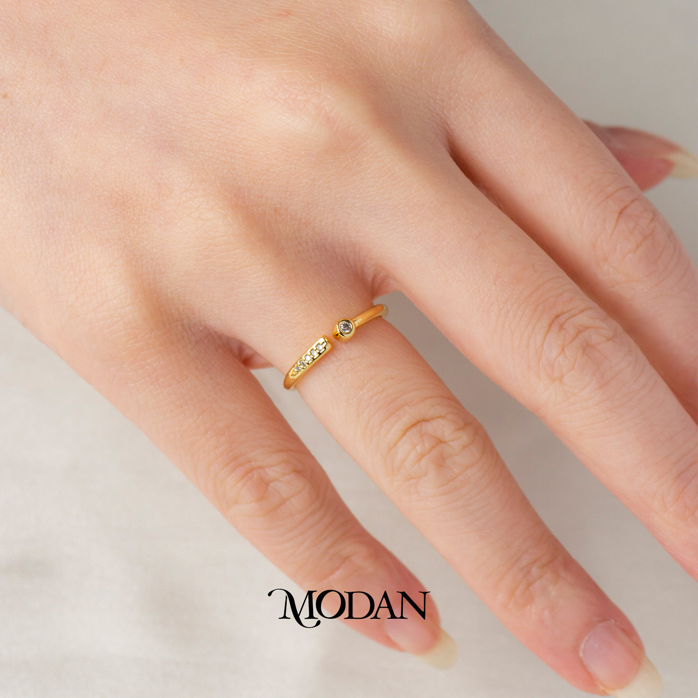 Minimalist Solitaire And Pave Open Adjustable Ring Cincin Terbuka Solitaire Minimalis Hypoallergenic Gold Plated