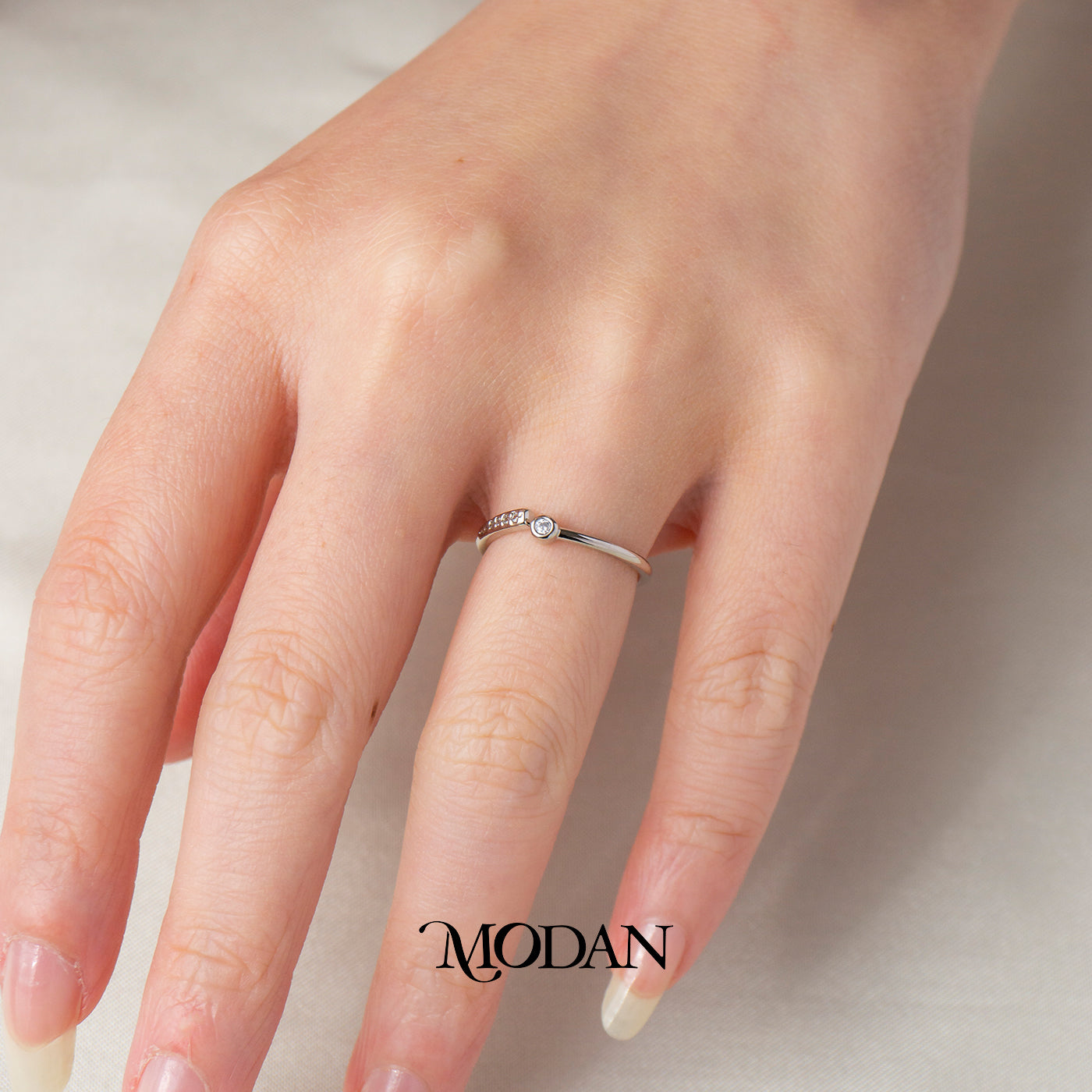 Minimalist Solitaire And Pave Open Adjustable Ring Cincin Terbuka Solitaire Minimalis Hypoallergenic Gold Plated
