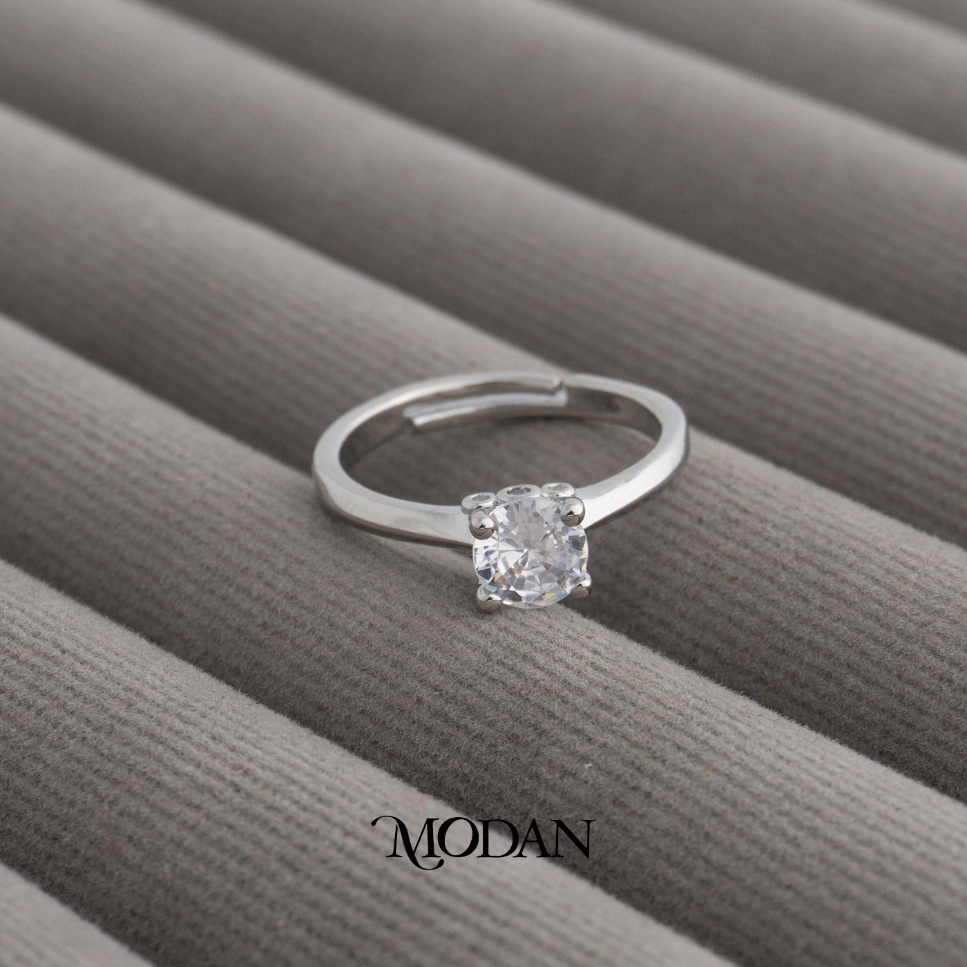 Classic Round Solitaire Engagement Adjustable Ring Cincin Klasik Solitaire Hypoallergenic Gold Plated