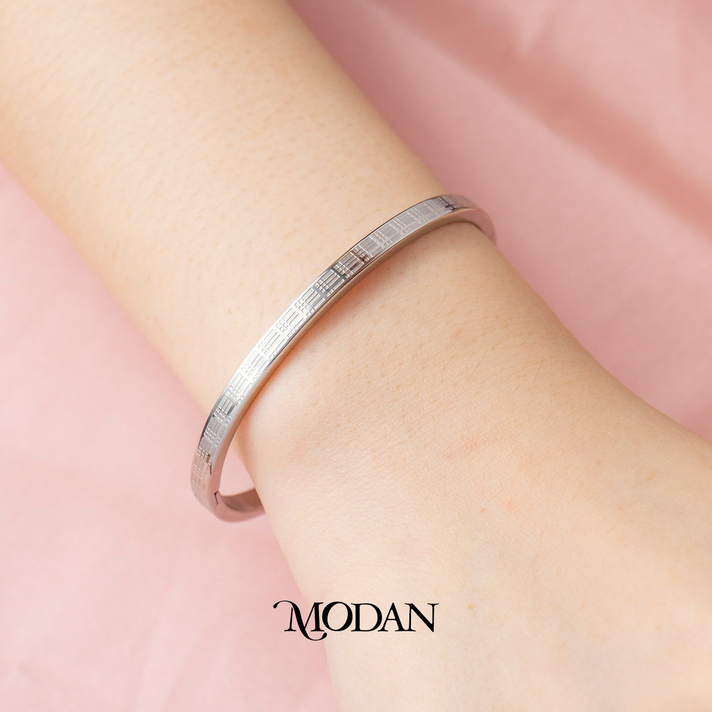 (5.5cm) Titanium Unisex Simple Geometric Silver Roman Numerals Pattern Bangle Bracelet Gelang Kaku Hypoallergenic Stainless Steel