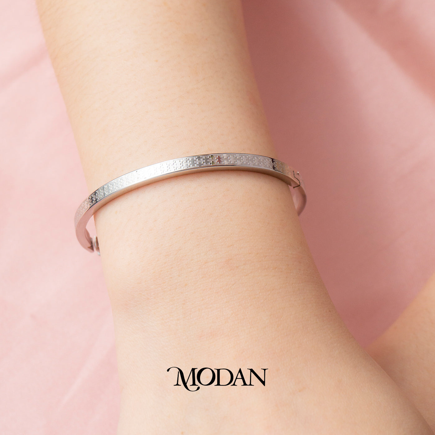 (5.5cm) Titanium Unisex Simple Geometric Silver Roman Numerals Pattern Bangle Bracelet Gelang Kaku Hypoallergenic Stainless Steel