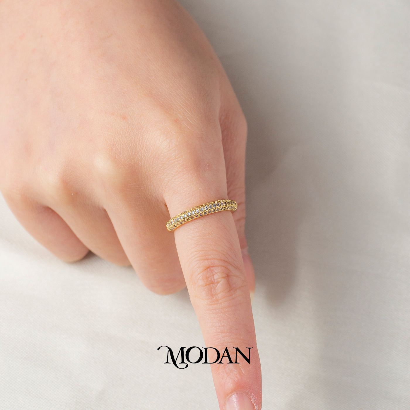 Sparkling Triple Row Pave Adjustable Ring Cincin Permata Tiga Baris Mewah Hypoallergenic Gold Plated