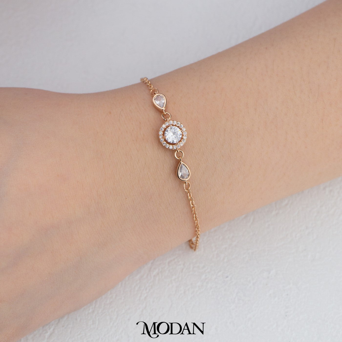(17cm) Sparkling Micro Paved Round Teardrop Bracelet Gelang Hypoallergenic Gold Plated