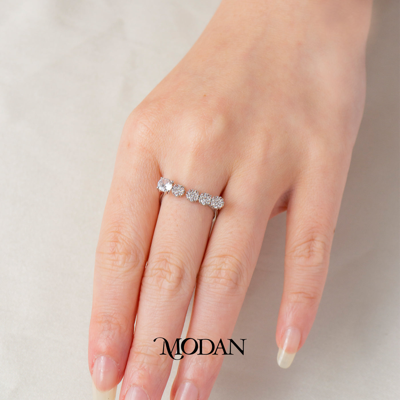 Dainty Round Solitaire Cluster Band Ring Cincin Pesta Solitaire Hypoallergenic Gold Plated