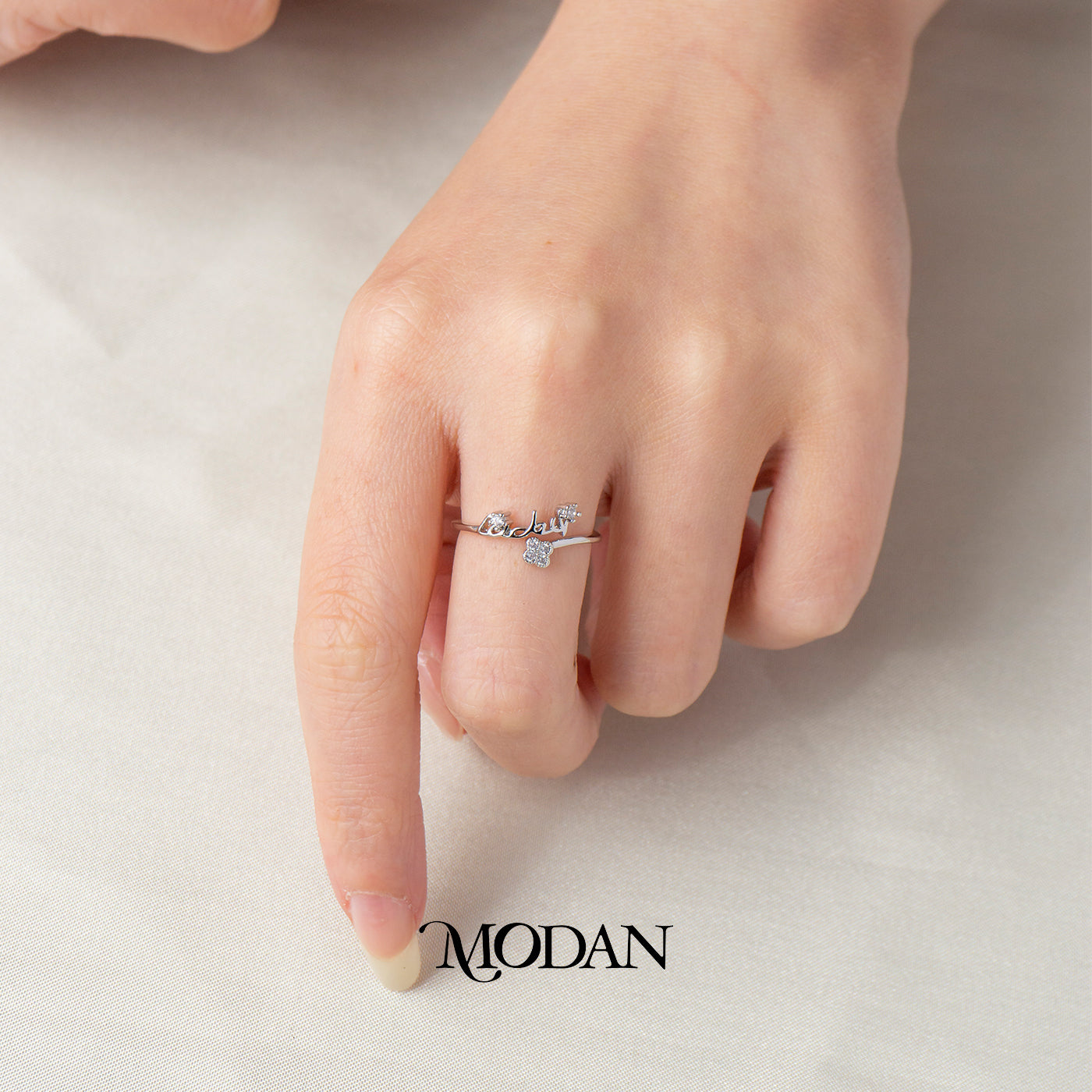 Minimalist Lucky Script Open Ring Cincin Karakter Tulisan "Lucky" Hypoallergenic Gold Plated