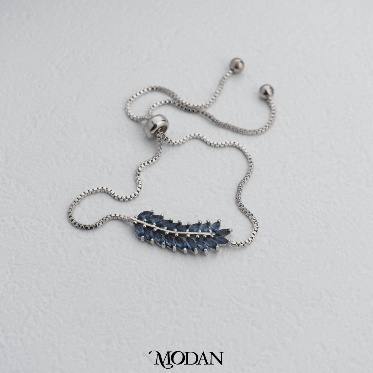 Sparkling Sapphire Blue/Clear Marquise/Round Cut Leaf Adjustable Bracelet Gelang Serut Pesta Wanita Daun Biru Hypoallergenic Gold Plated