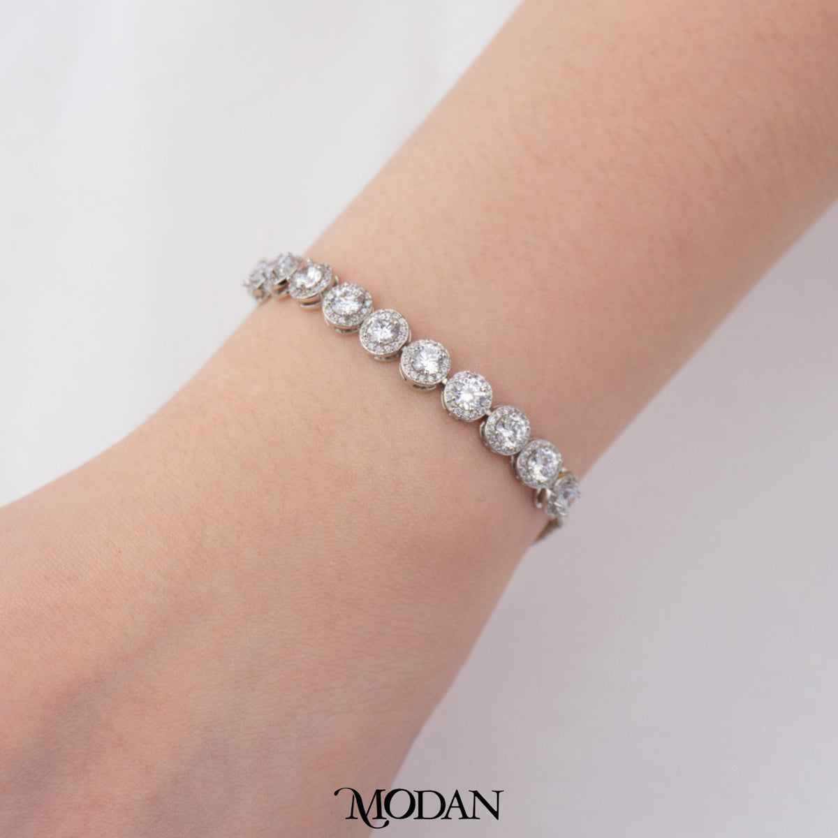 Sparkling Round Cut Adjustable Bracelet Gelang Serut Bulat Hypoallergenic Gold Plated